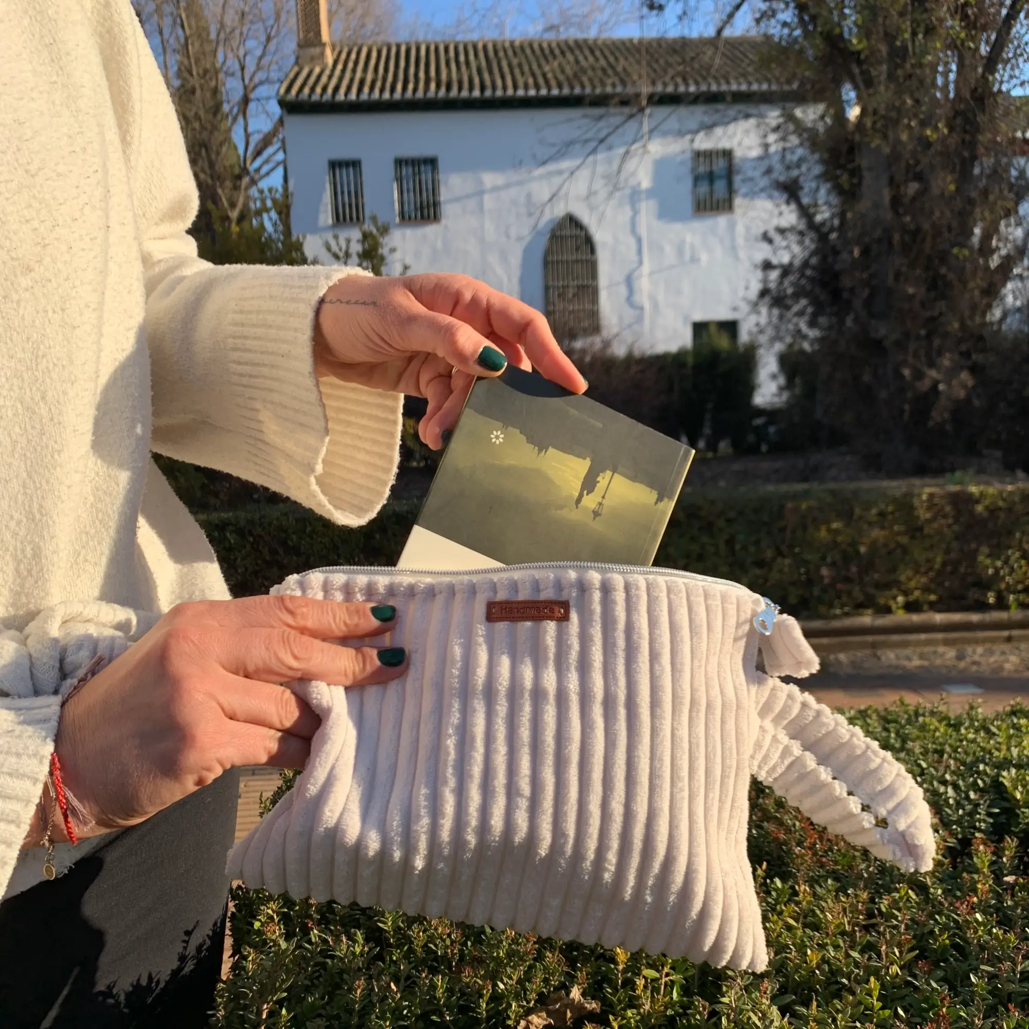 Bolso de mano de pana extrasuave