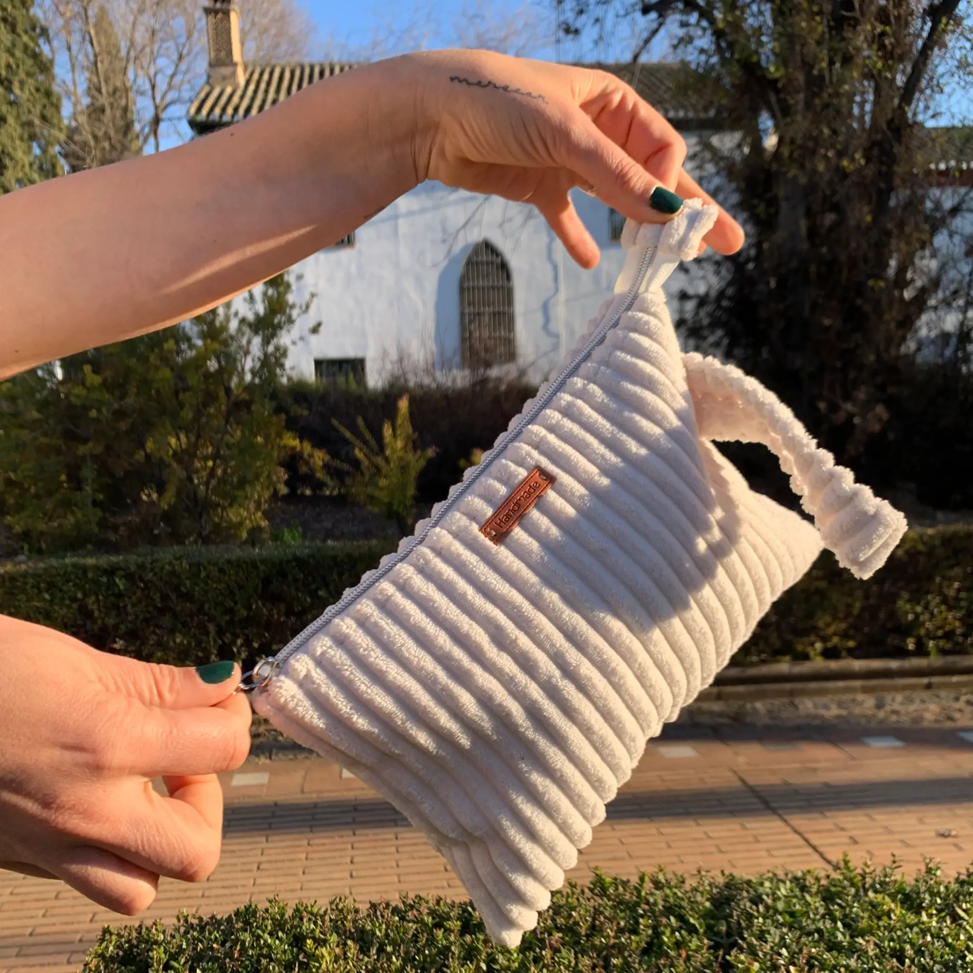 Bolso de mano de pana extrasuave