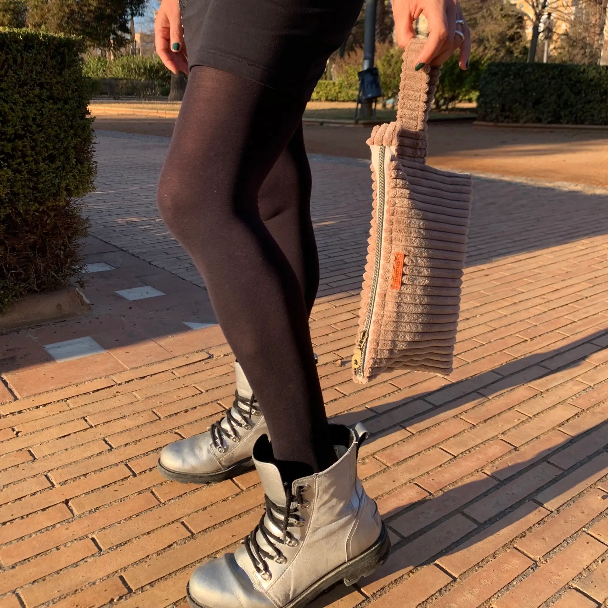 Bolso de mano de pana extrasuave