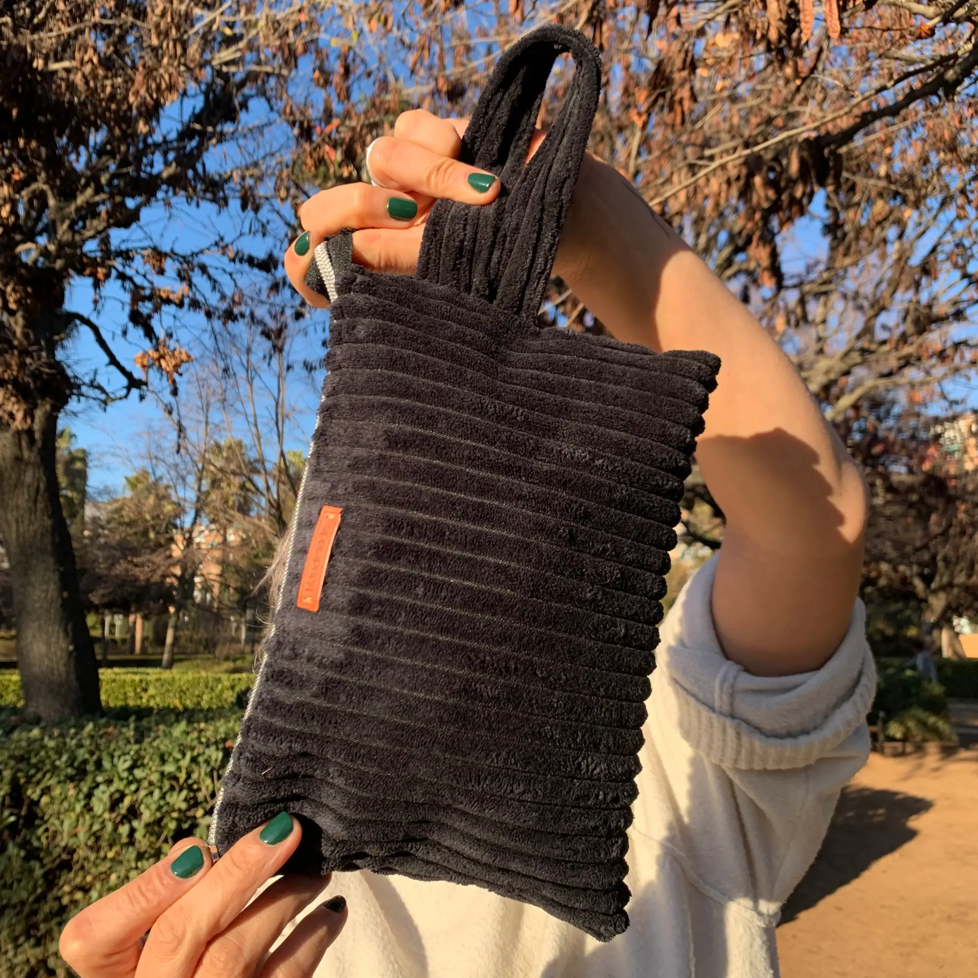 Bolso de mano de pana extrasuave